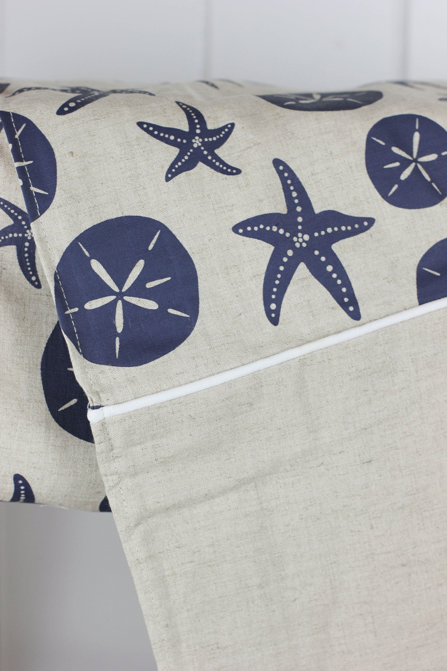 Maka Sea Sea Stars and Sand Dollars Bed or Table Runner | Assorted Colors