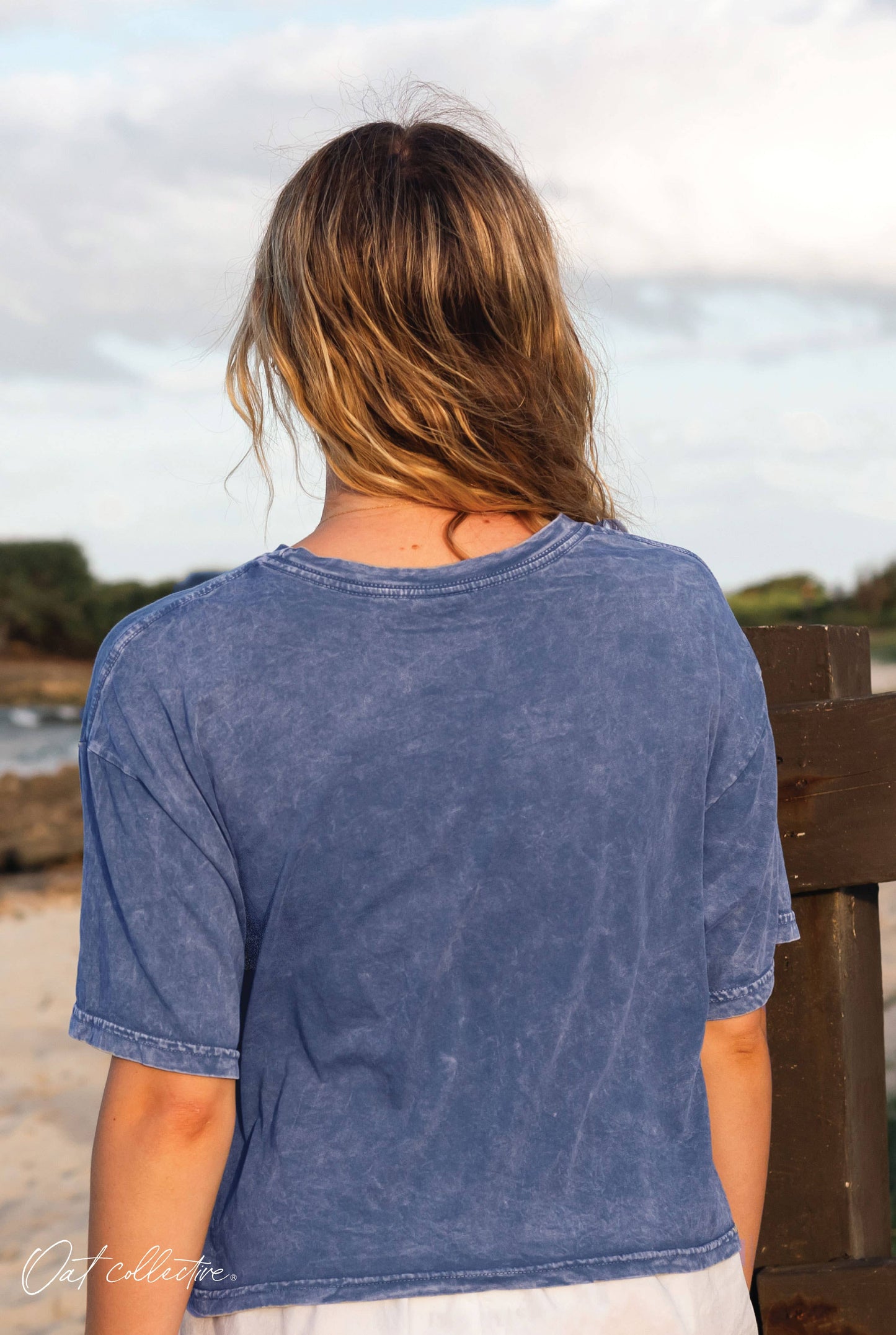 ALOHA Cropped Mineral Graphic Top