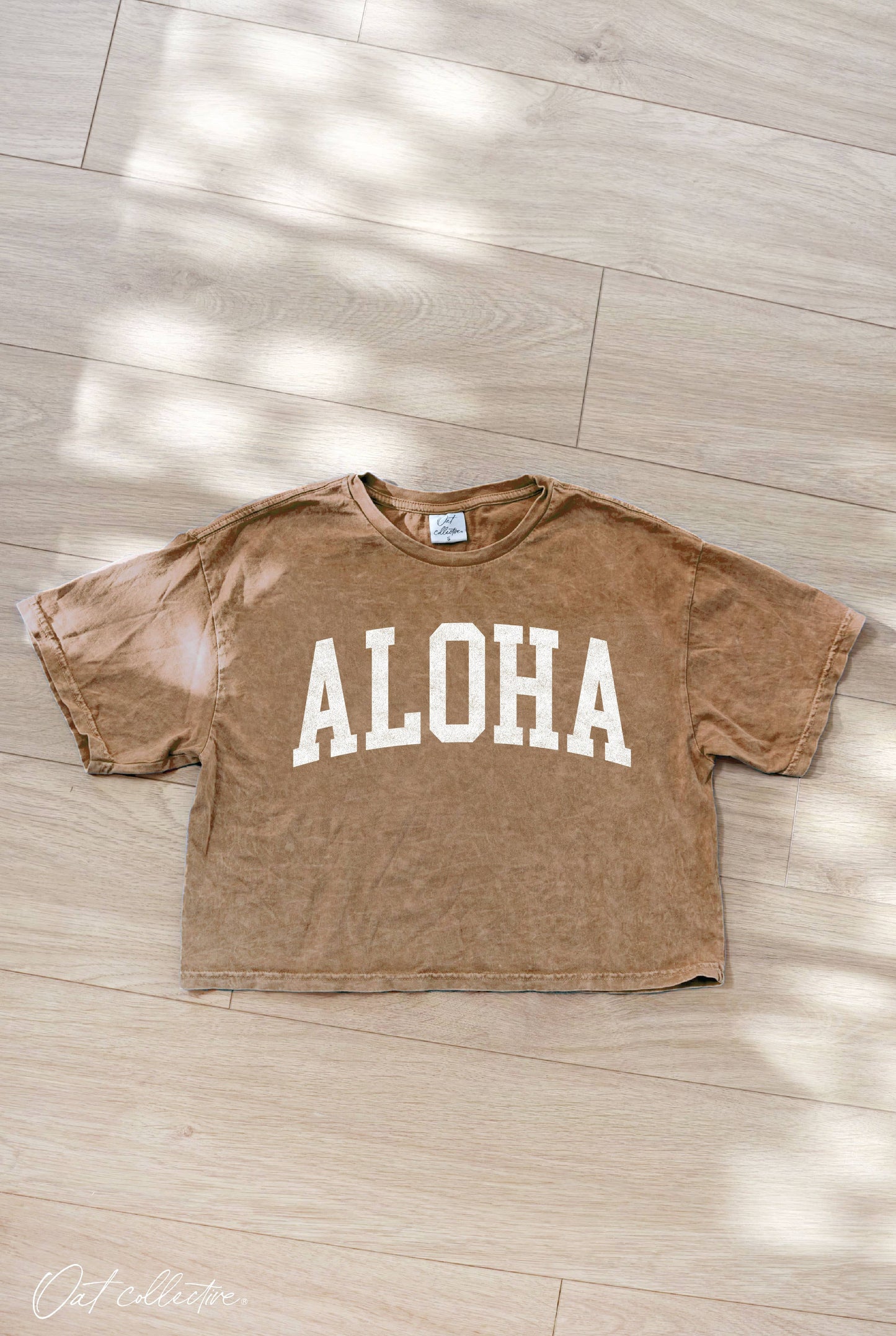 ALOHA Cropped Mineral Graphic Top