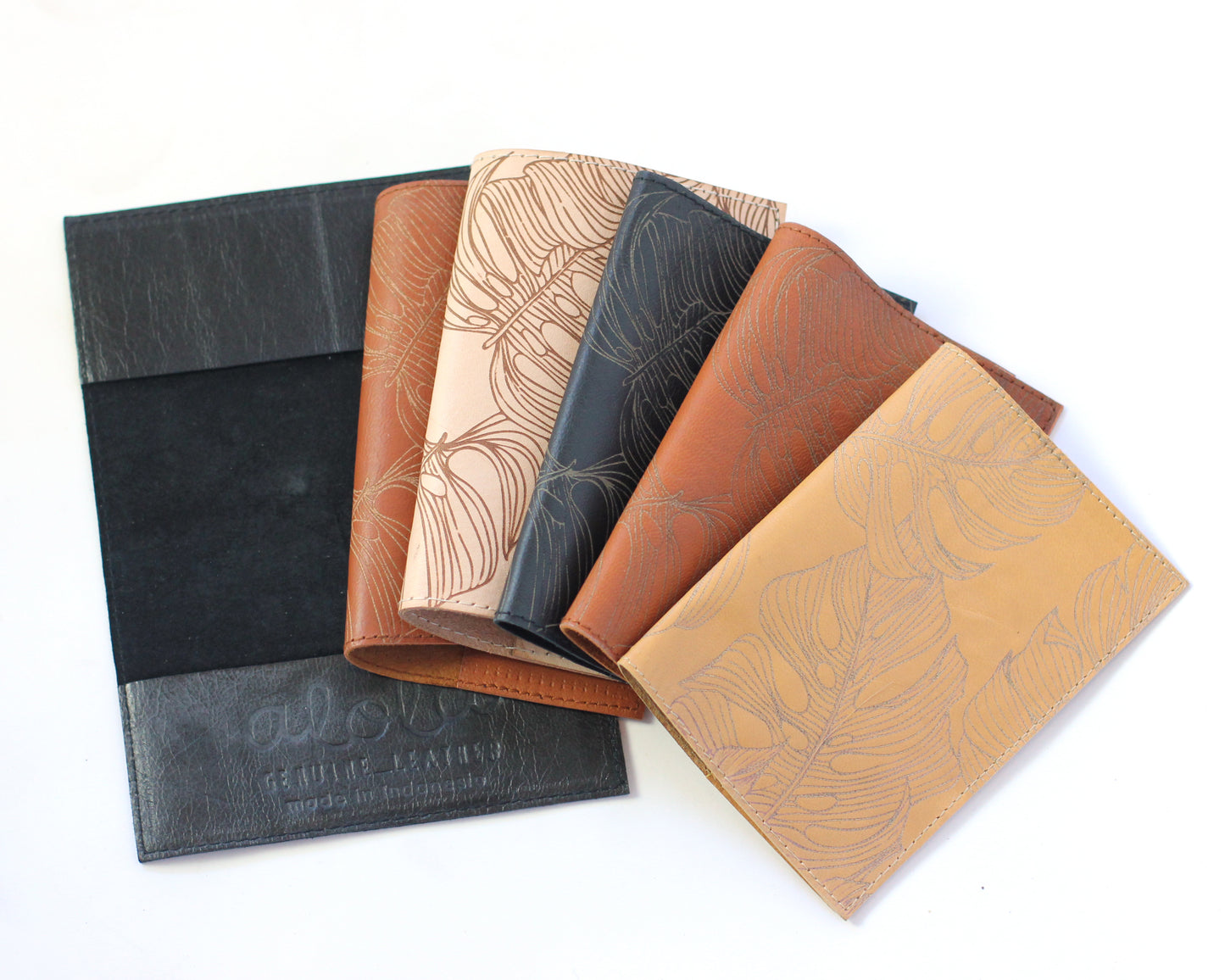 monstera leaf holder Leather Passport Holder | Monstera leaf embossed