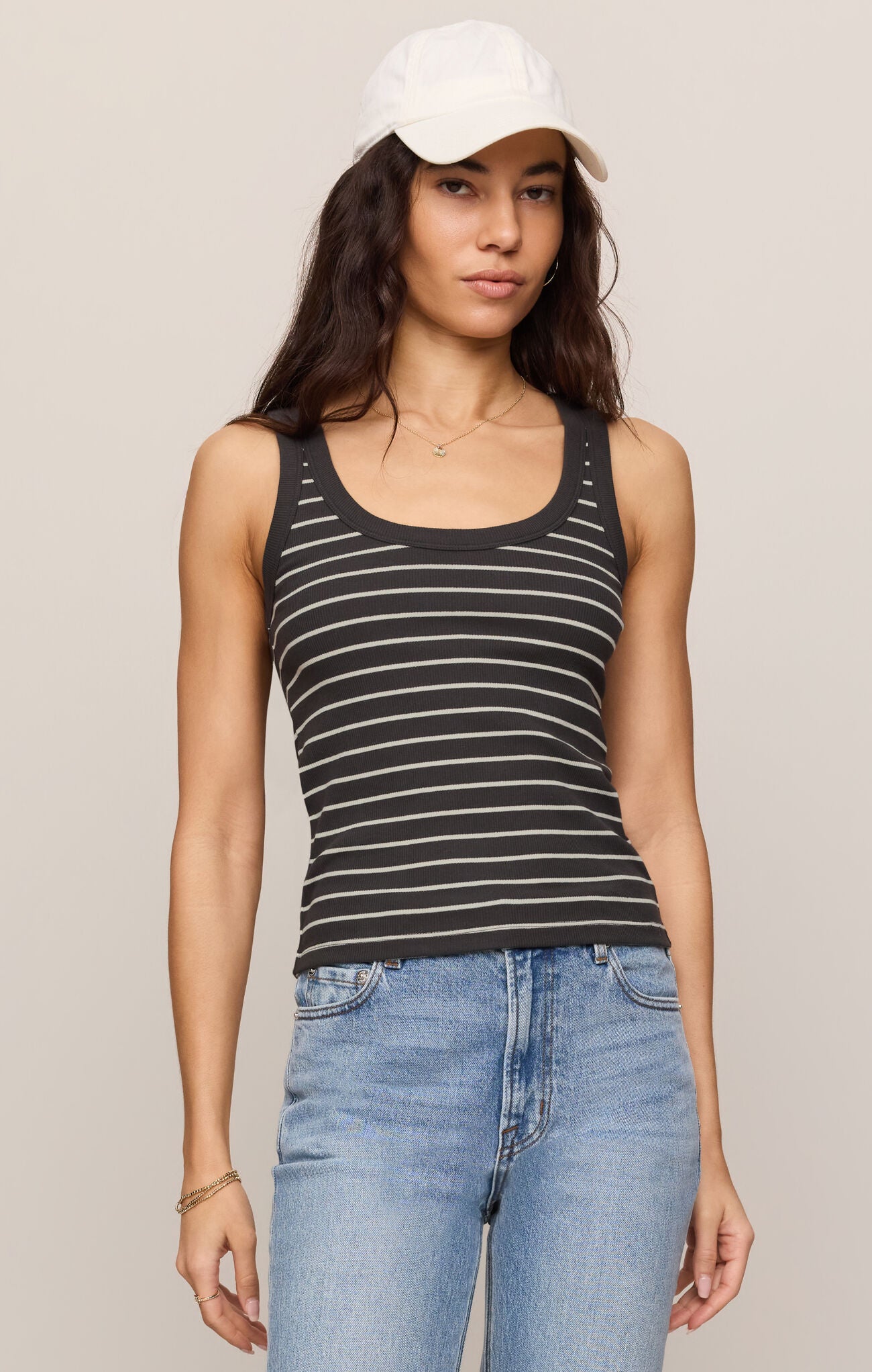 Rowe Scoop Tank