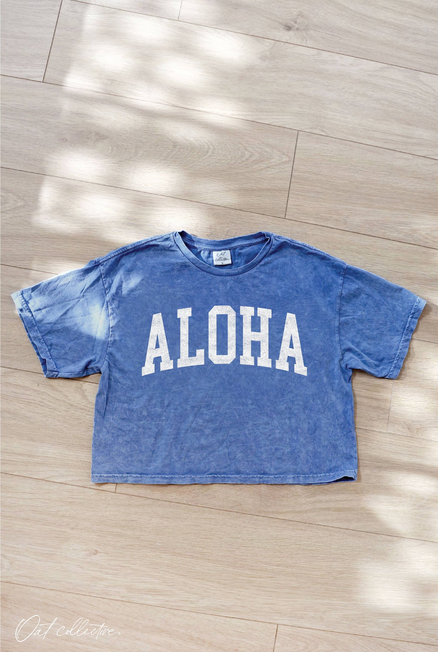 ALOHA Cropped Mineral Graphic Top