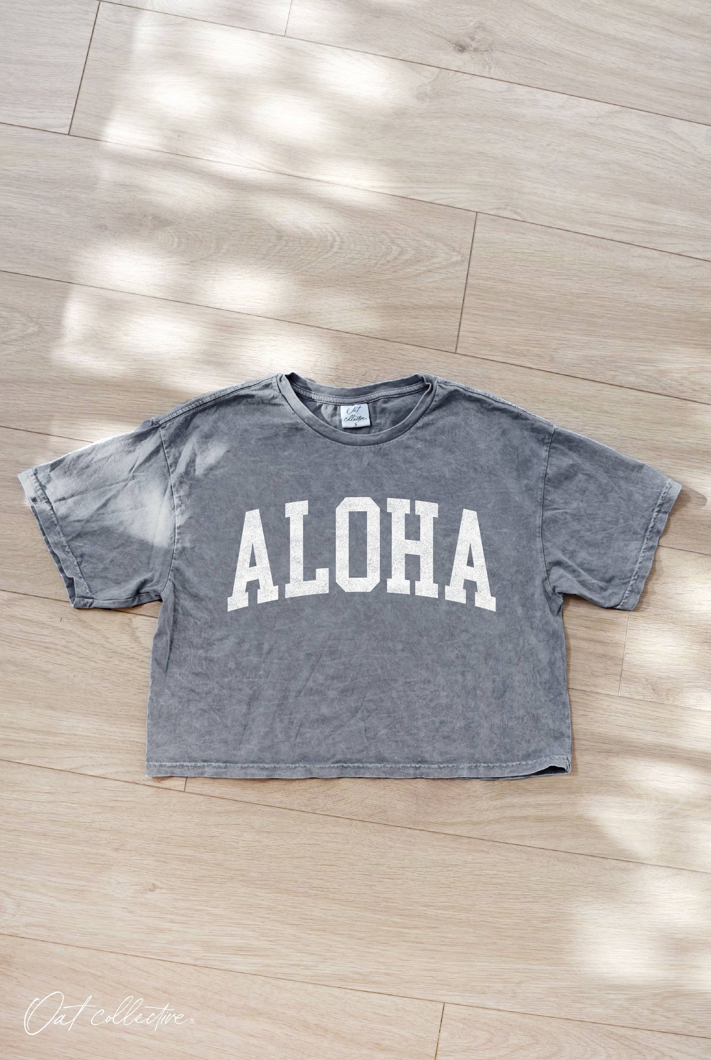 ALOHA Cropped Mineral Graphic Top