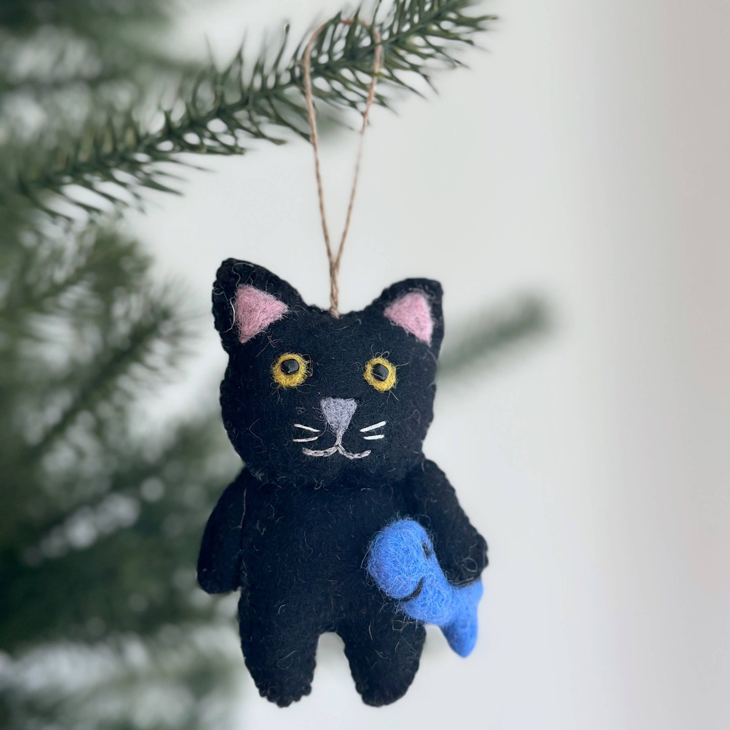 Flat Cat Holding Fish Ornament (Set of 4)